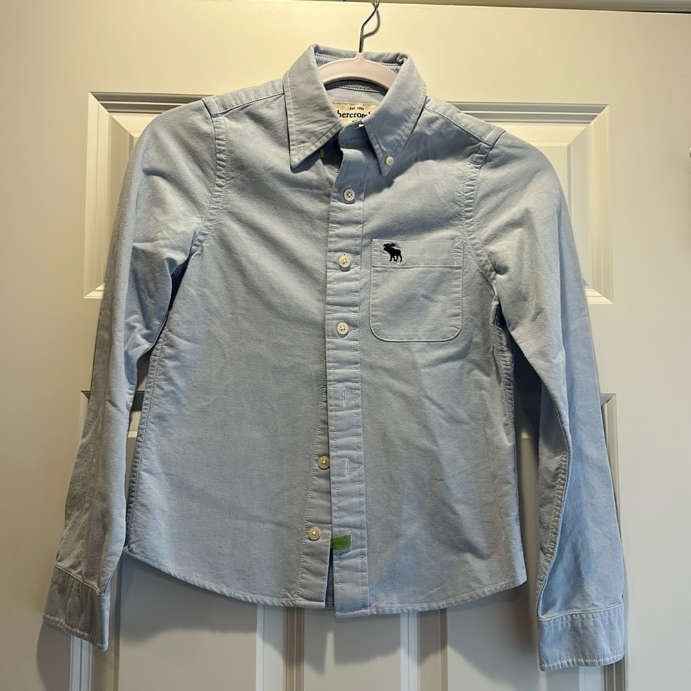 Abercrombie kids Medium muscle blue button down shirt